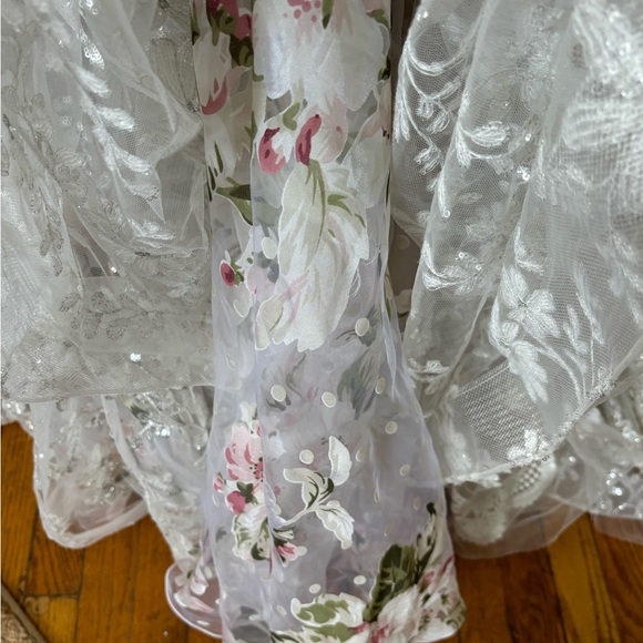 YSA Makino Size 10 lace Floral one of a kind ball gown. - Picture 14 of 16